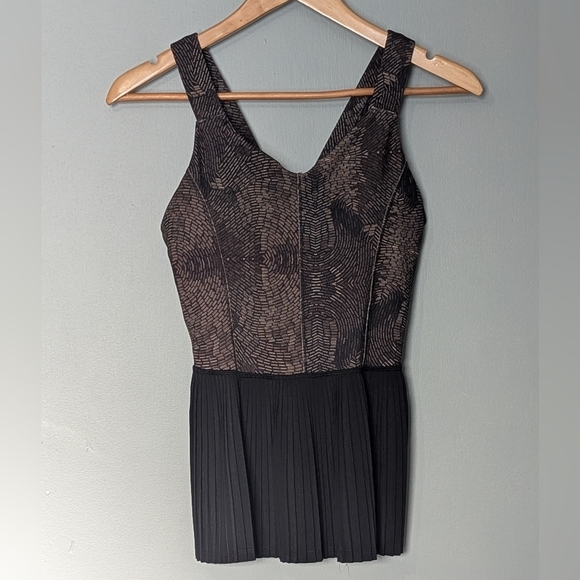 Lululemon City Tank Peplum To Golden Goddess Cashew Black Women's - Picture 11 of 11